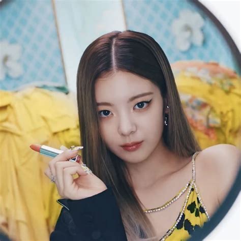 Itzy Lia Itzy Lia Loco Kpop Kpop Icon Aesthetic Itzy Icon