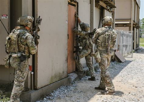 Green Berets With 1st Special Forces Group Performing Visit Board