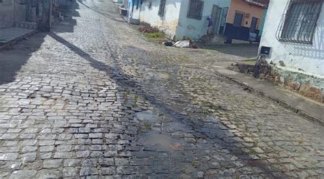 Ipiaú Moradores do São José Operário reclamam de mau cheiro esgoto