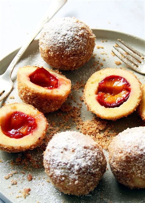 Luftige Zwetschgenknödel aus Kartoffelteig Taste of Travel