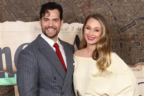 Henry Cavill Y Su Novia Se Muestran Por Primera Vez Juntos En Público