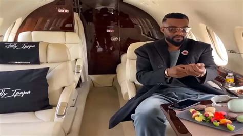 Fally Ipupa prend de nouveau son Jet privé et s envole en direction de