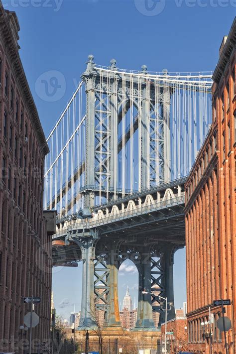 Brooklyn bridge view 12212461 Stock Photo at Vecteezy