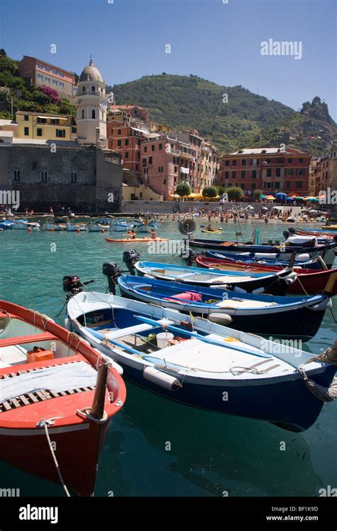 Vernazza Italia Hi Res Stock Photography And Images Alamy