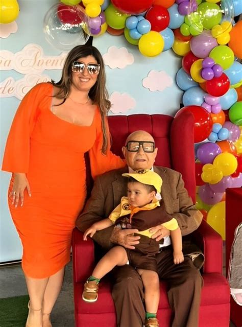 Abuelito celebra cumpleaños con fiesta temática de Up