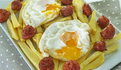 Huevos Rotos Con Chorizo Recetas Fáciles Reunidas