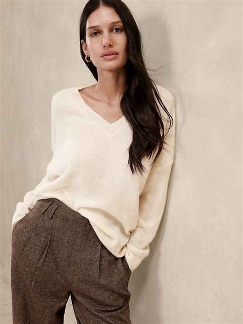 Lightweight Cashmere V Neck Sweater Banana Republic