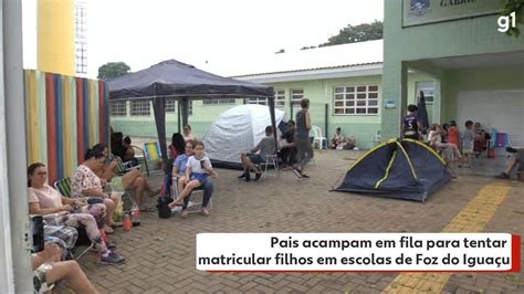 Pais Acampam Em Fila Para Tentar Vaga Para Filhos No Ensino Integral De