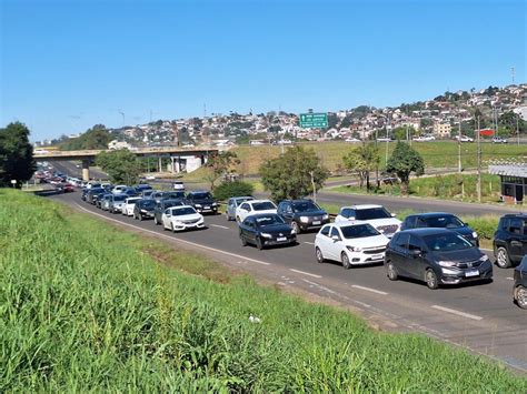 Br Motoristas Enfrentam Tr Nsito Lento Na Regi O Neste Domingo