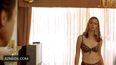 SOPHIE LEE Nude AZNude