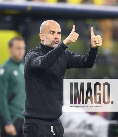 Coach Pep Josep Guardiola Mancity Gesture Gesture Thumbs Up Football