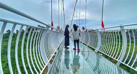 Bali Glass Bridge Jembatan Kaca Terpanjang Di Indonesia Bookingtogo