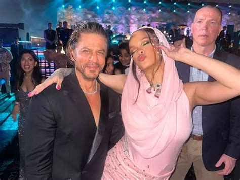 Rihanna Poses With Shah Rukh Khan In Viral Photo Tells Him Love The