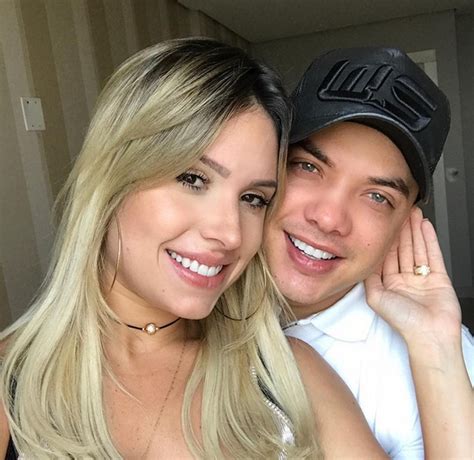 Wesley Safadão diz que é romântico e entrega a mulher Thyane Dantas