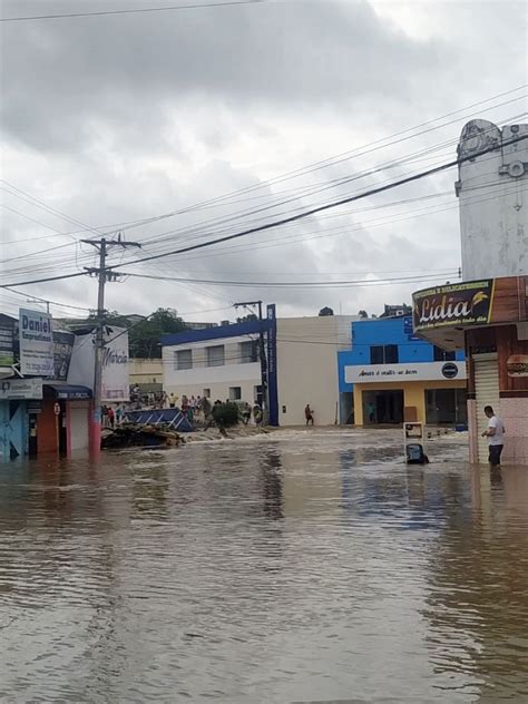 Ap S Horas De Chuvas Gandu Tem Cerca De Mil Pessoas