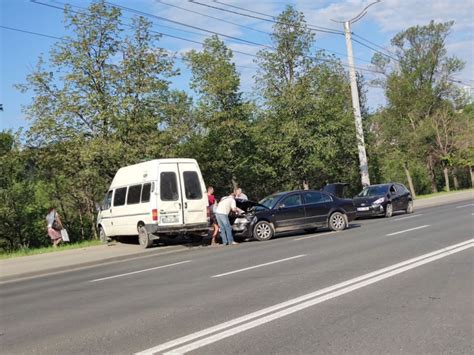 Accident Pe O Strada Din Capitala Doua Autoturisme S Au Ciocnit Dupa