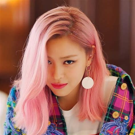 Ultra Hd Wallpaper Itzy Icy Ryujin Pink Hair 4k 43 For Desktop