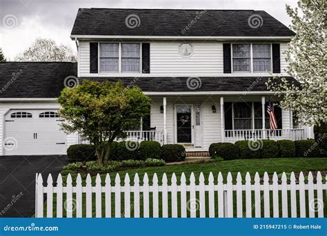 White Picket Fence Home Not A Huge Log Book Pictures Gallery