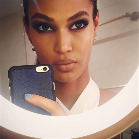 Joan Smalls On Instagram Smokey Me Makeupbyme Joan Smalls Mirror