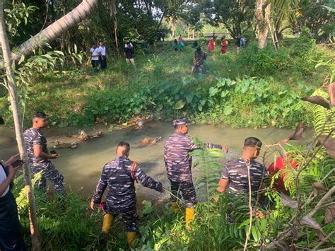 Hut Tni Al Ke Lanal Dabo Singkep Laksanakan Program Kali Bersih