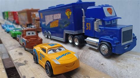 Mencari Mobil Lightning McQueen Mack Truck Cruz Ramirez Rayo McQueen