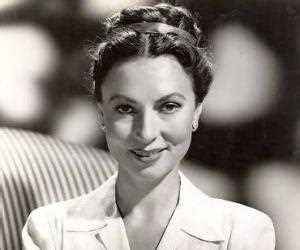 The Life, Career, and Wealth of Agnes Moorehead: Biography, Age, Height ...