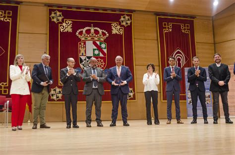 La UCLM Reconoce El Papel De Repsol En El Desarrollo De La Facultad De