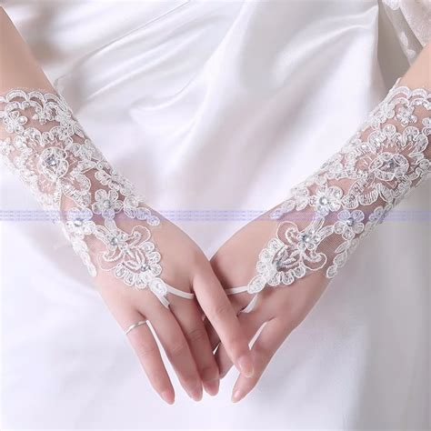 Fashion White Lace Beading Bride Wedding Gloves Bridal Fingerless