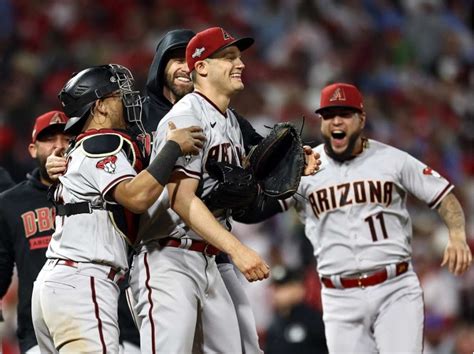 DBacks vence a Phillies y será rival de los Rangers en la Serie