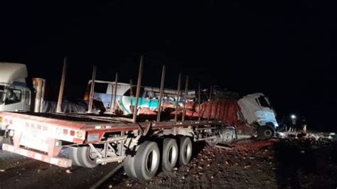 Arequipa dos muertos y más de 20 heridos deja el choque de bus