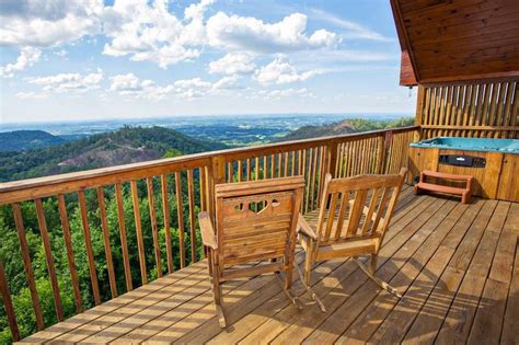 10 Best Gatlinburg Airbnb Top Cabins With Hot Tubs For 2022 Artofit