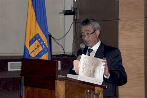 Dr Luis Gajardo Presenta En La Udec Su Libro De Semiolog A M Dica