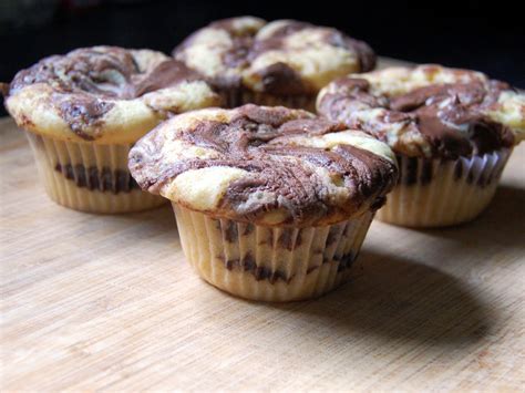 Cassie Craves: Self-Frosting Nutella Cupcakes