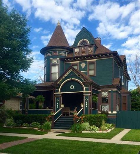 1894 Queen Anne Victorian In Forest Park Illinois — Captivating Houses