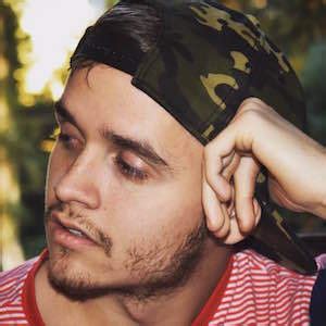 Jesse Calvillo - Age, Family, Bio | Famous Birthdays