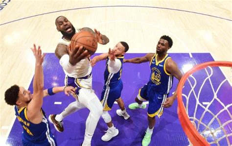 Nba 湖人領先11分！第二節勇士啞火，一眉哥回暖湖人防守發威：勇士單節僅得18分！ 黑特籃球 Nba新聞影音圖片分享社區