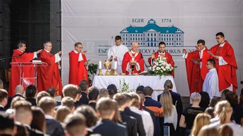 HEOL Szentmisével rektori köszöntővel indul az egri egyetemen a tanév