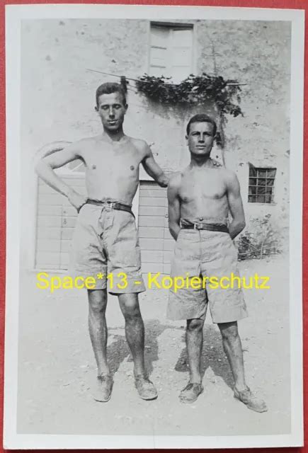 FOTO HALB NACKTE Soldaten Portrait In Mourmelon Reims Frankreich 1941