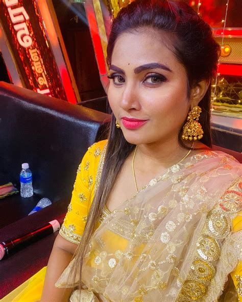 TAMIL SERIAL ACTRESS HOT MYNA NANDHINI HOT