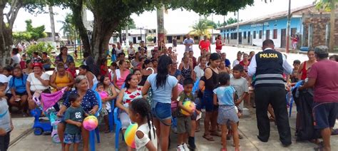 Policía De La Comisaria De Bagazán Rindió Homenaje A Las Madres En Su