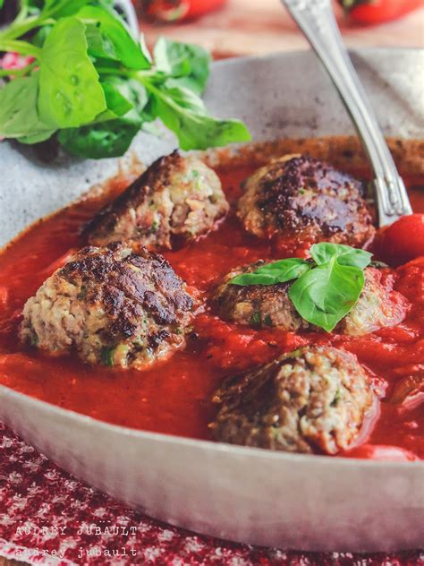 Boulettes De B Uf Moelleuses Et Sauce Tomate Au Basilic Petit Bec