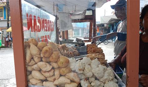 Keluhan Pedagang Kaki Lima Akibat Kenaikan Harga Minyak Goreng