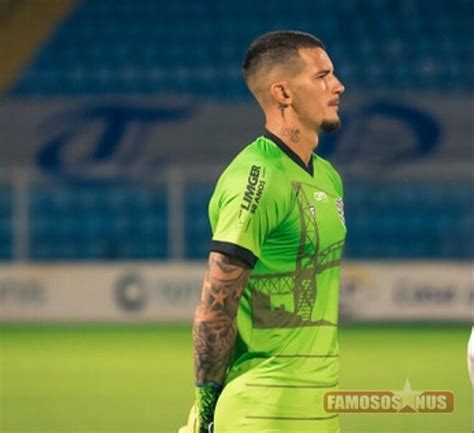 Goleiro do Inter posta nude e acaba chamando bastante atenção