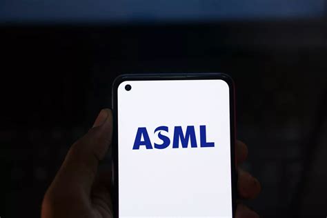 Asml Koers Stort In Met Na Gelekte Cijfers Bestellingen Halveren