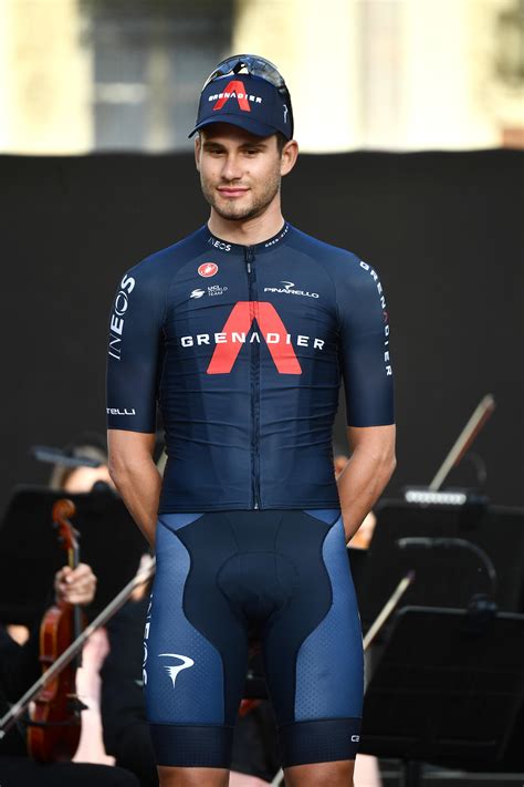 Giro d Italia Ganna vince la cronometro di Torino ed è la prima maglia