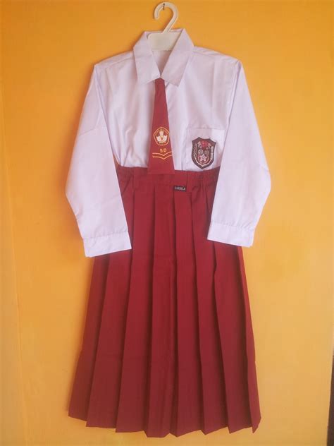 Baju Seragam Sekolah Homecare24