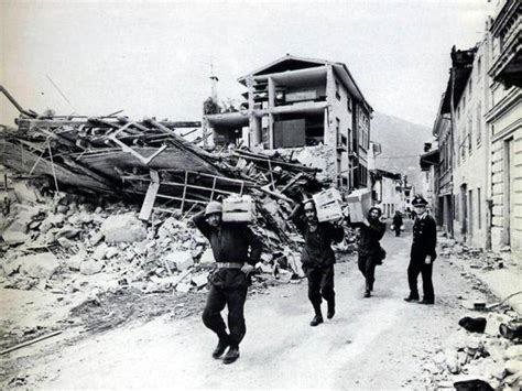 6 Maggio 1976 Ore 21 45 Anni Fa Il Terremoto Che Distrusse Il Friuli