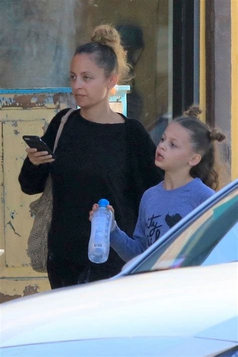 Photo Exclusif Nicole Richie Et Sa Fille Marlow Font Du Shopping