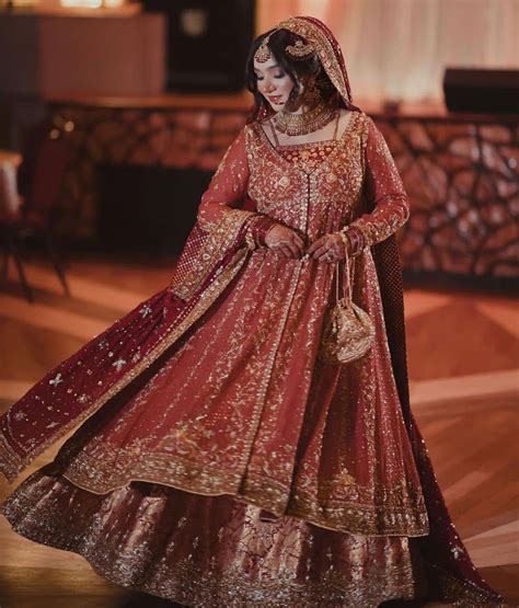 50 Pakistani Bridal Lehenga That Will Blow Your Mind