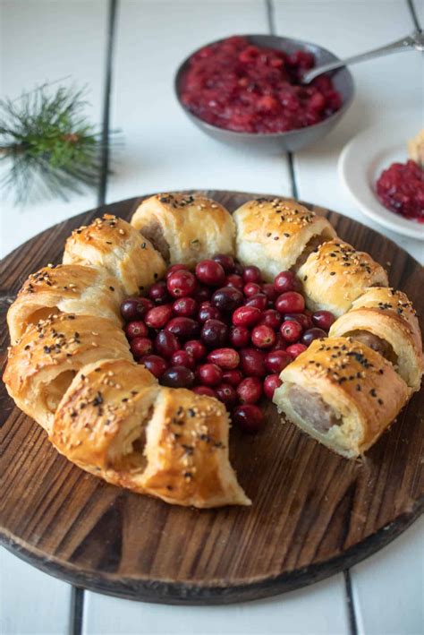 Pull Apart Sausage Roll Wreath